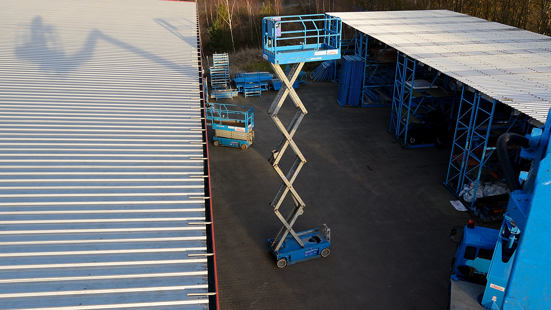 Scherenarbeitsbühnen zum Verleih