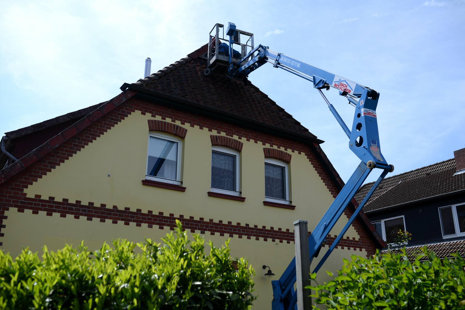 Raupen Arbeitsbühne mieten Leo15GT Teupen 1920 S80_8482
