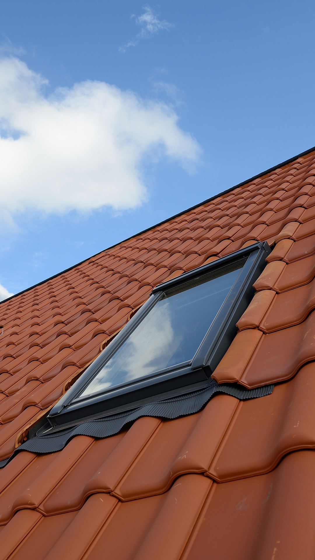 Dachdecker DACHFENSTER-einbauen-reparieren-S80_2456