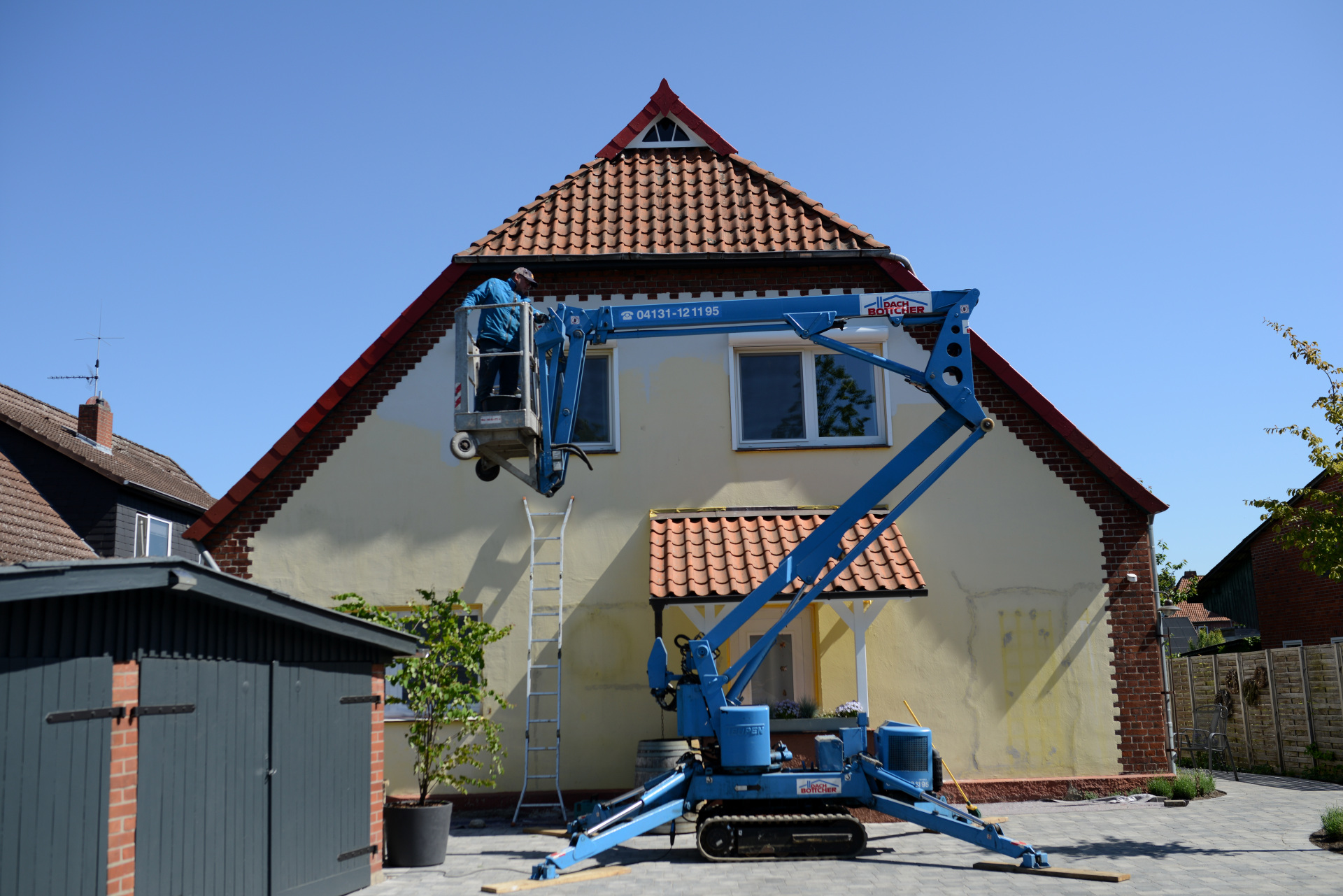 Arbeitsbühnen Giebel streichen