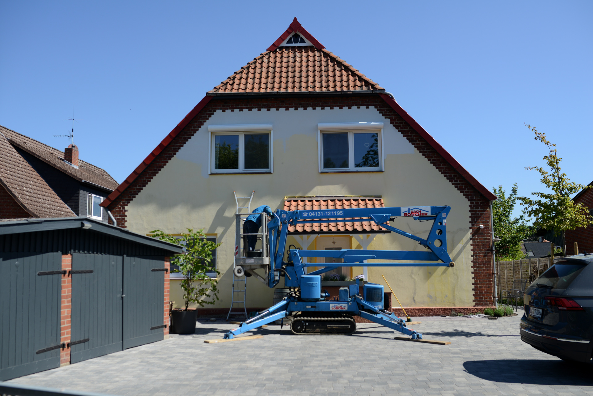 Aufbauen
Raupenarbeitsbühne mieten Leo15GT Teupen 1920 S80_8474
