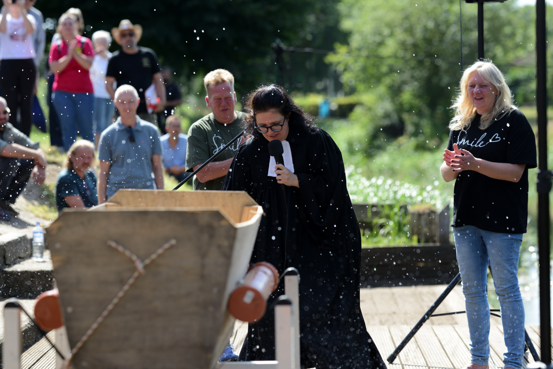 Die Taufe des Schweinetrogs 2025 Pastorin