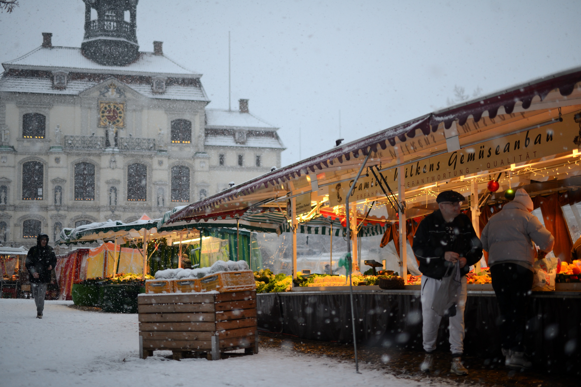 Schnee in Lüneburg Wochenmarkt samstag 2026 D80_2078
