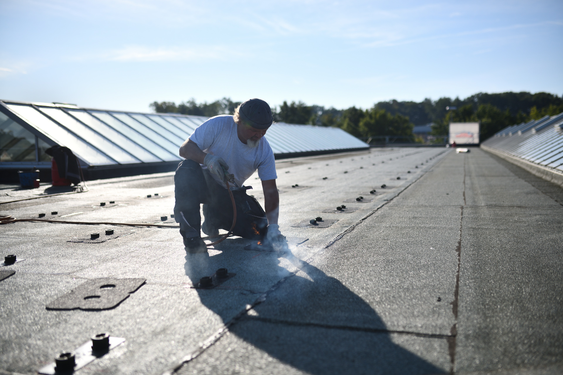 kleben Solaranlagen PV Flachdach Bauder DSC_8982